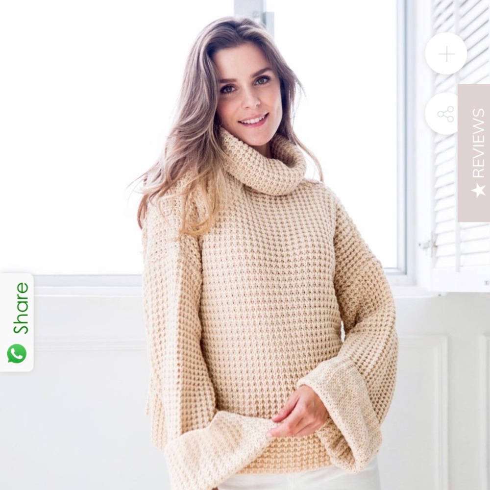 'RETTA' WHITE RIBBED CROPPED TURTLENECK SWEATER